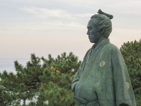 高知市の桂浜公園にある「龍馬像」