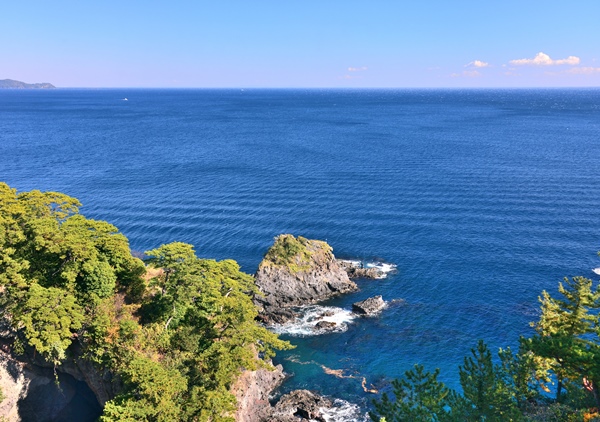 熱海の景勝地・錦ヶ浦