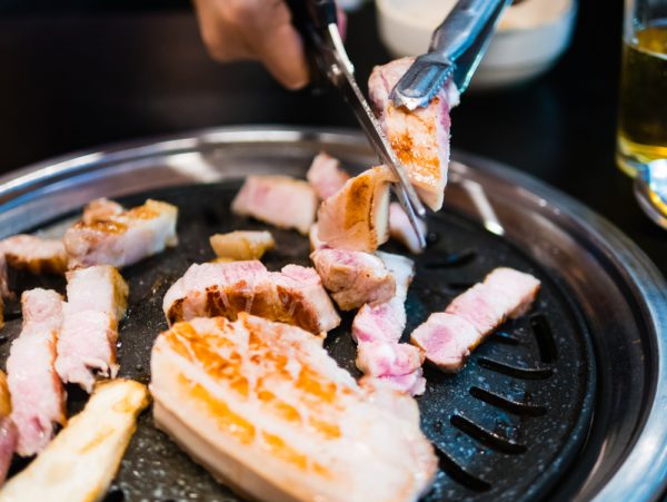 安くておいしい焼肉店がずらり