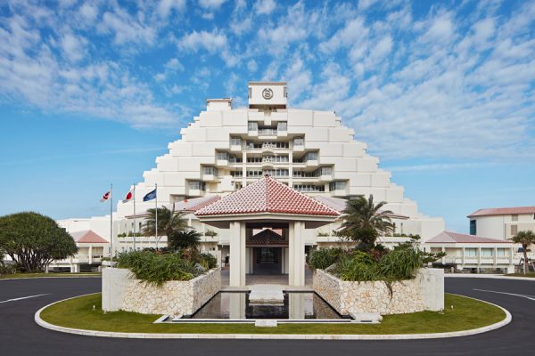 沖縄社員旅行におすすめのホテル（４）「シェラトン沖縄サンマリーナリゾート」