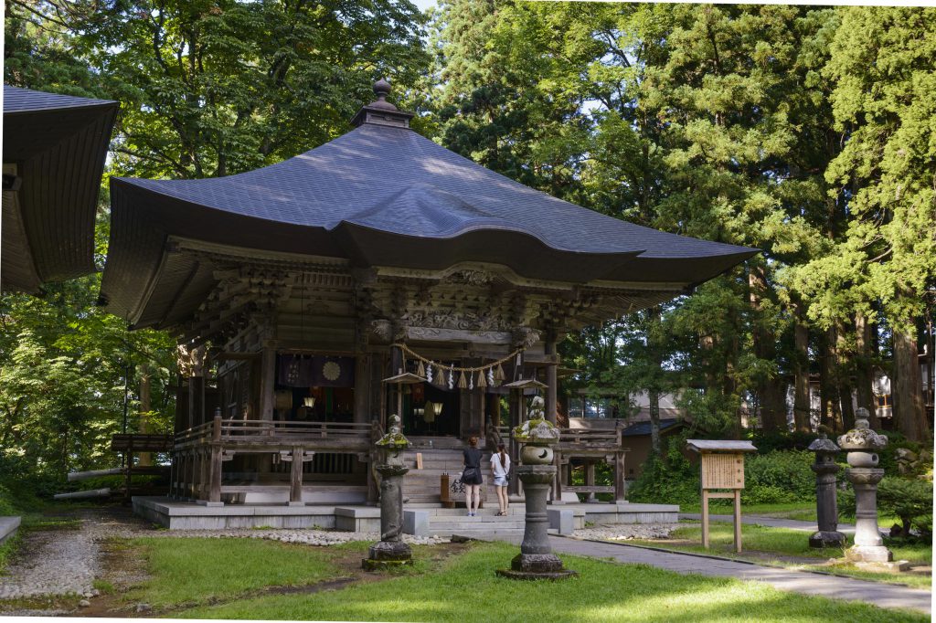 羽黒山三神合祭殿