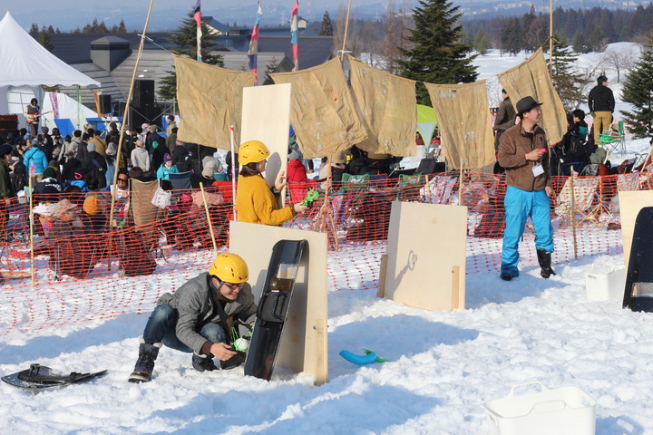 遊びの延長で楽しむ社員研修に雪合戦！