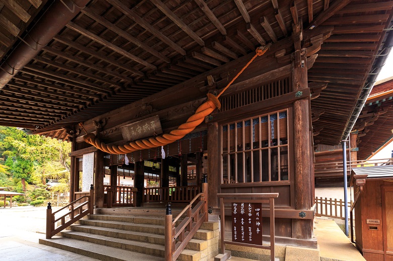 吉備津神社の拝殿