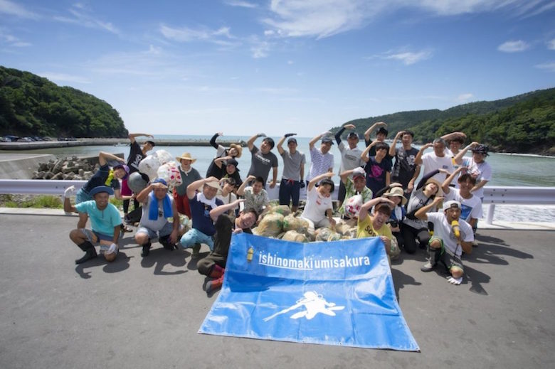 熱く、楽しく、ファンキーに！社員旅行におすすめ「石巻海さくら」のビーチクリーン