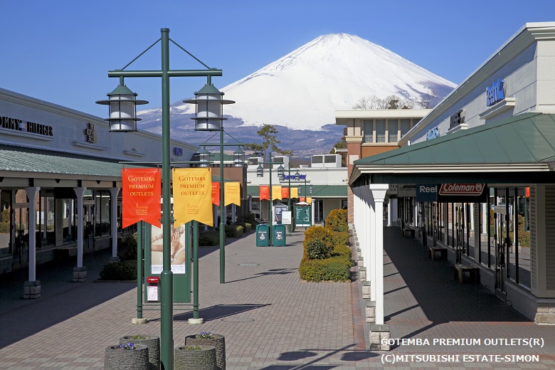 御殿場プレミアム・アウトレットから眺める富士山