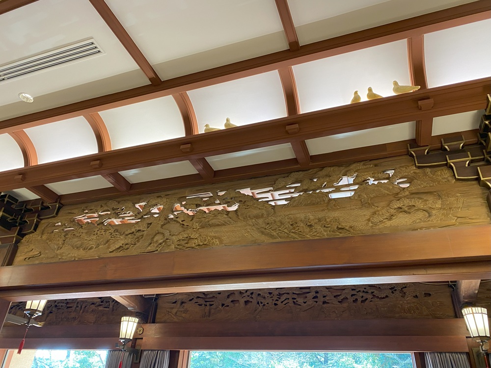 欄間の彫刻や飾りに注目